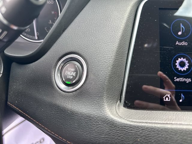 Used 2021 Cadillac XT4 Premium Luxury AWD/4WD image 19