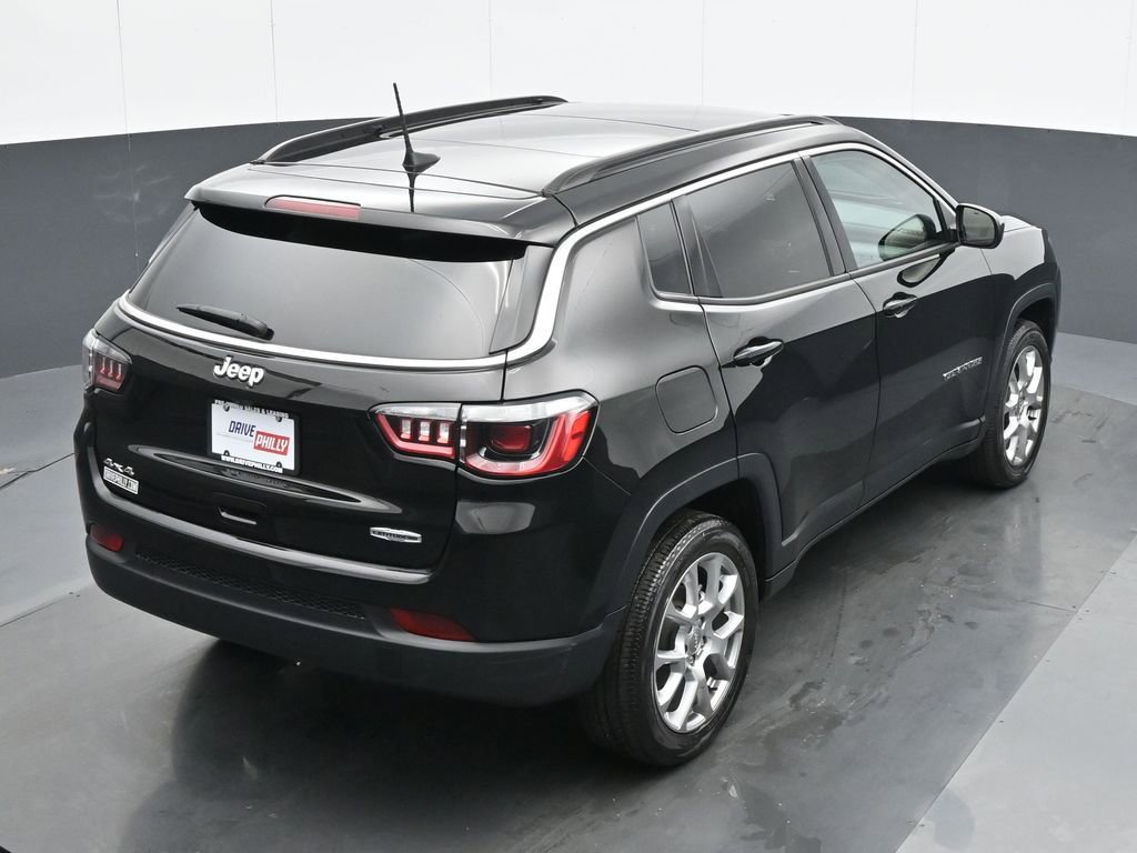 Used 2022 Jeep Compass Latitude w/ Sun and Sound Group image 21