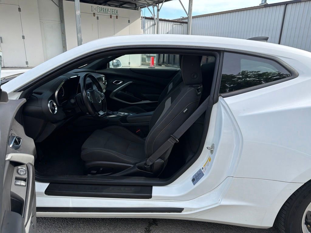 Used 2021 Chevrolet Camaro LT RWD image 4