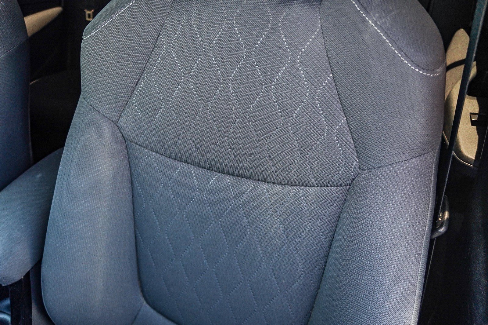 Used 2021 Toyota Corolla LE w/ Carpet Mat Package (TMS) FWD image 26