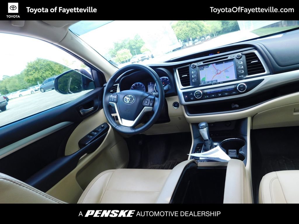 Used 2016 Toyota Highlander XLE FWD image 7