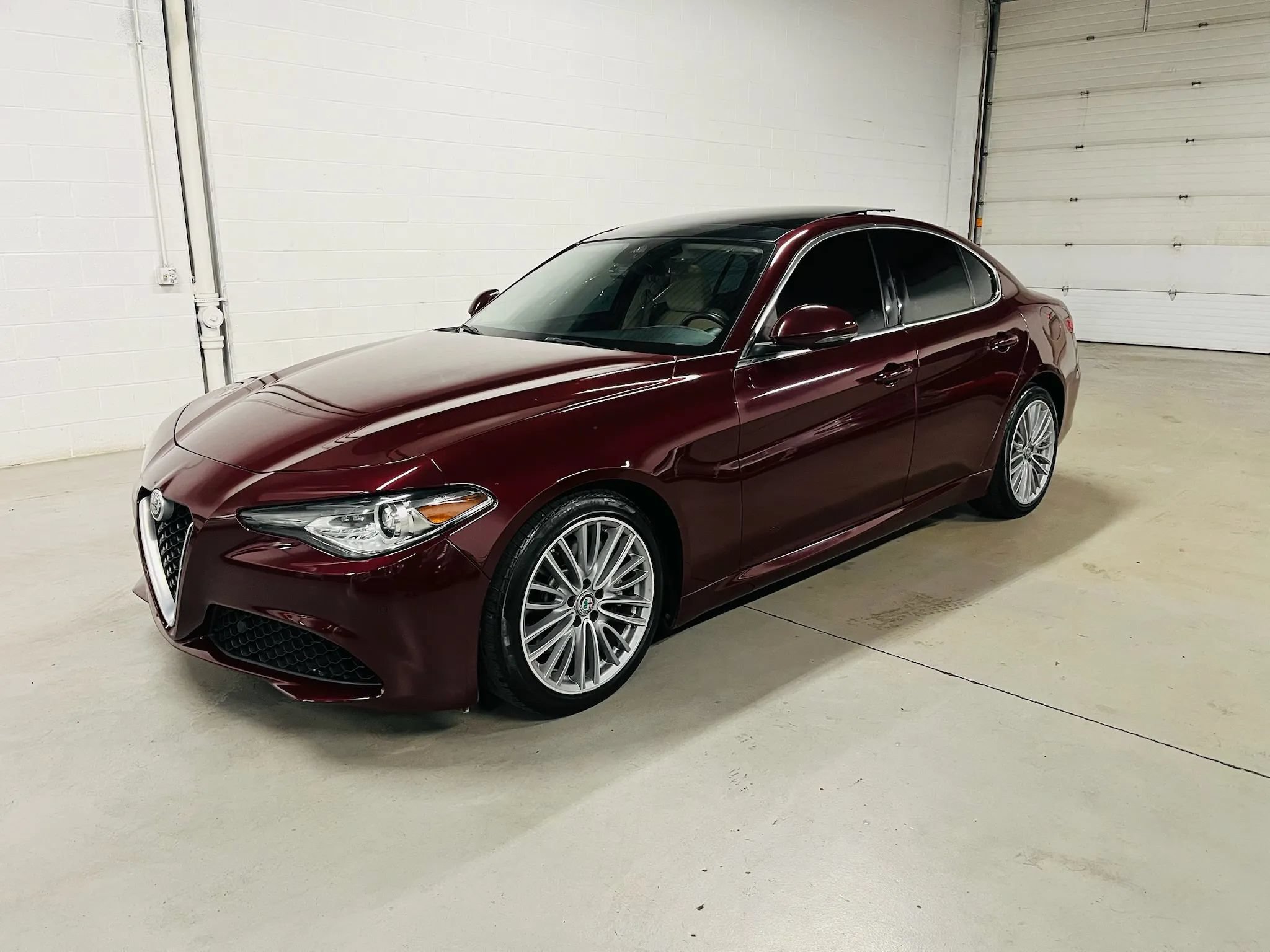 Used 2019 Alfa Romeo Giulia Ti w/ Quick Order Package 22Z Lusso RWD image 2
