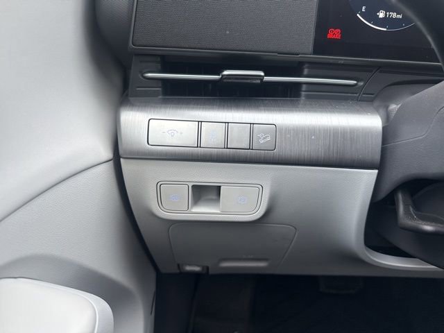 Used 2024 Hyundai Kona Limited image 12