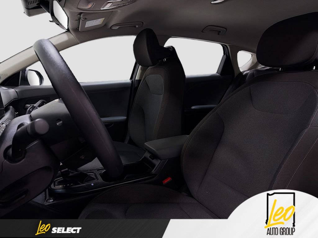 Used 2025 Kia K4 LXS image 19