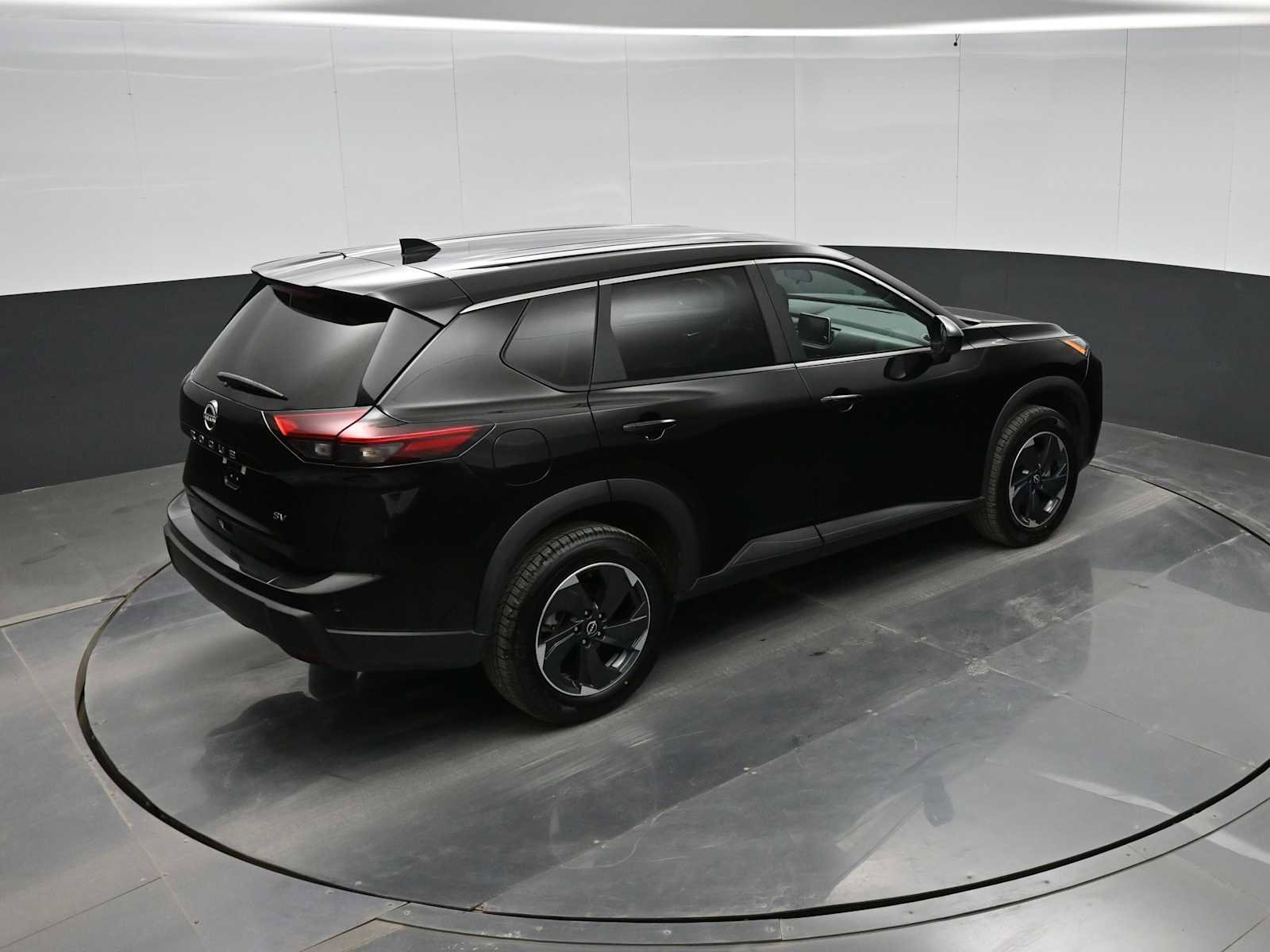 Used 2024 Nissan Rogue SV FWD image 30