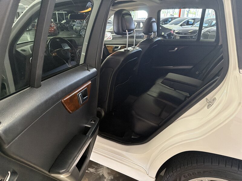 Used 2014 Mercedes-Benz GLK 350 2WD image 24