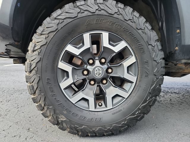 Certified 2016 Toyota Tacoma TRD Off-Road w/ Towing Package AWD/4WD image 24