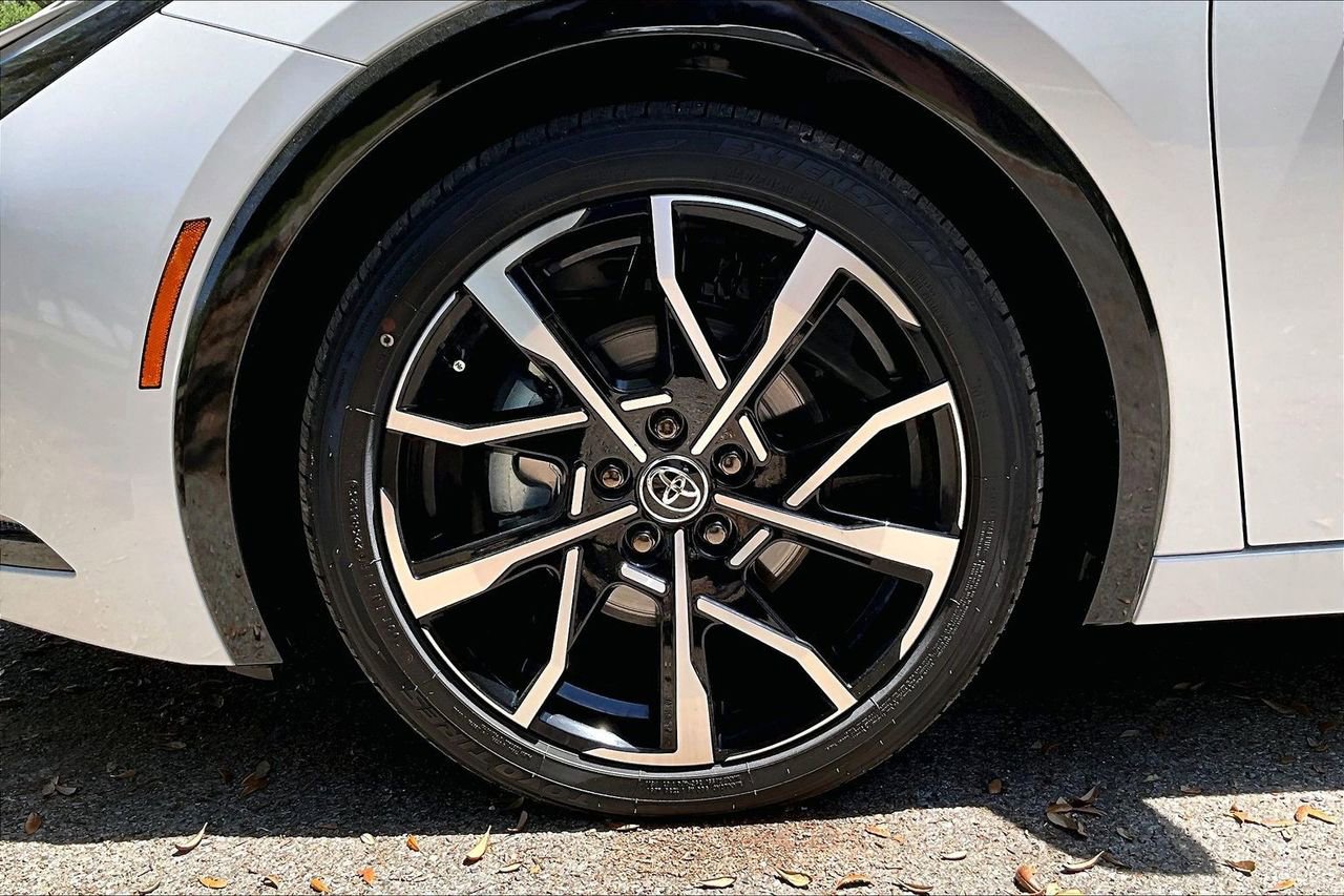 Used 2026 Toyota Prius Plug-In Hybrid image 34