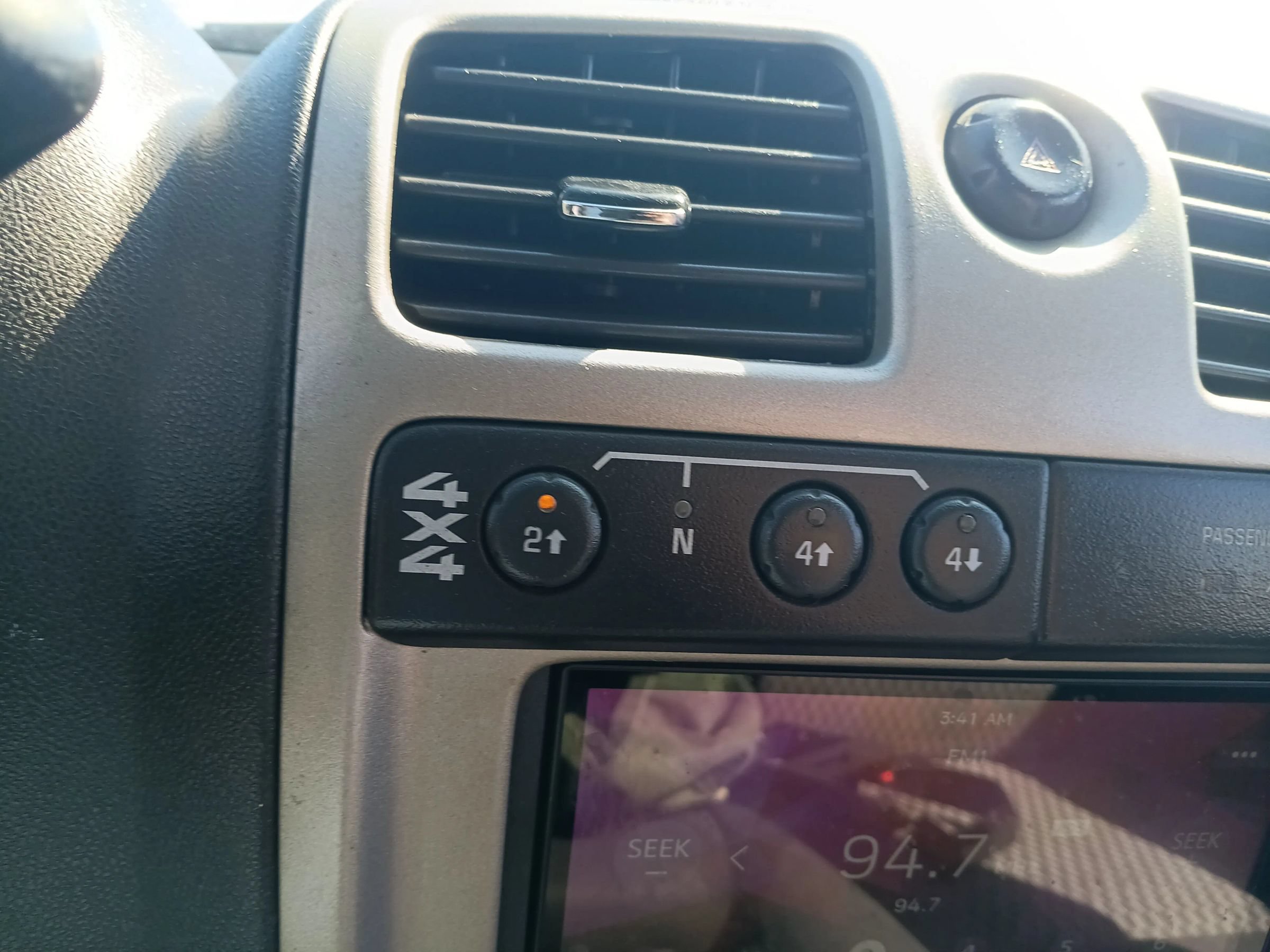 Used 2010 Chevrolet Colorado W/T AWD/4WD image 17