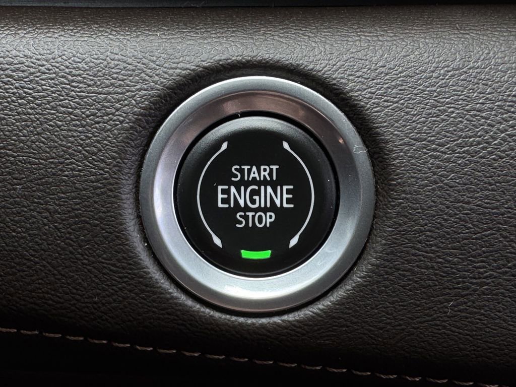 Used 2021 Cadillac Escalade Sport w/ Driver Assist Tech Package AWD/4WD image 20