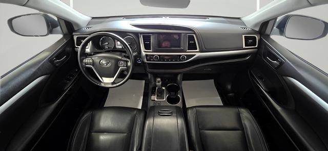 Used 2018 Toyota Highlander XLE image 34