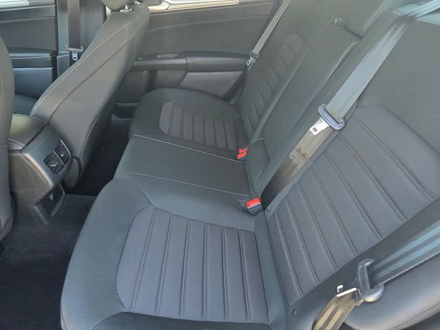 Used 2020 Ford Fusion SE FWD image 9