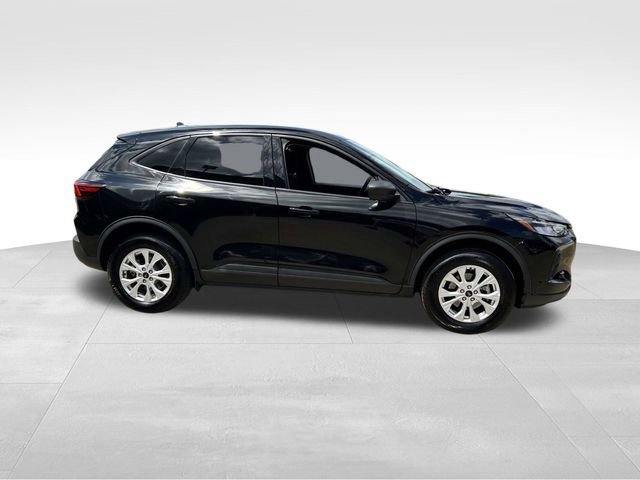 Used 2025 Ford Escape Active AWD/4WD image 2
