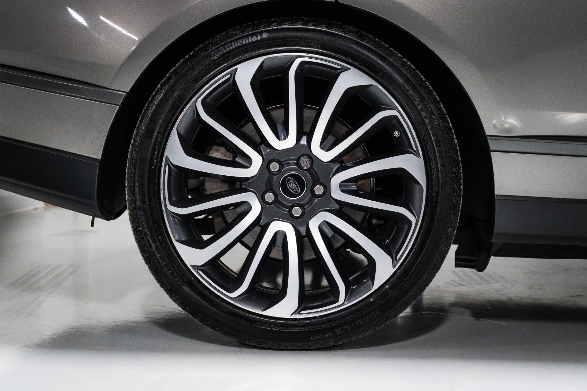 Used 2018 Land Rover Range Rover HSE AWD/4WD image 9