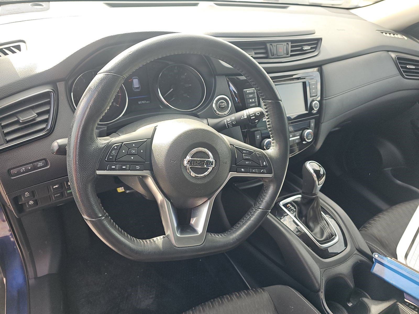 Used 2018 Nissan Rogue SV w/ Premium Package image 10