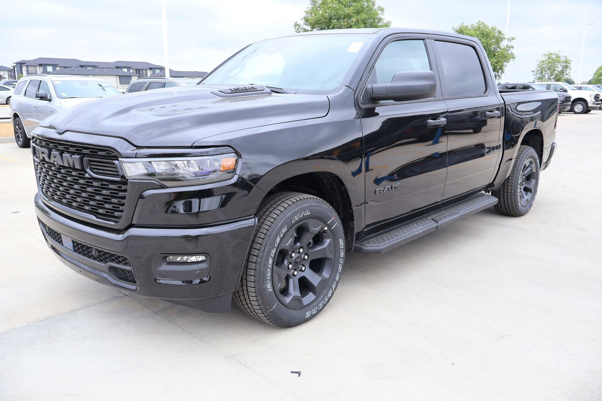 New 2026 RAM 1500 Express AWD/4WD image 9