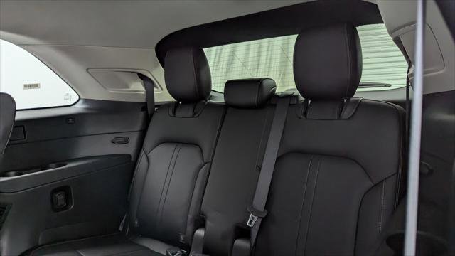 Used 2025 MAZDA CX-90 3.3 Turbo w/ Premium Sport Pkg image 18