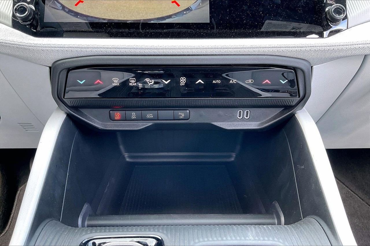 New 2026 Jeep Cherokee Laredo AWD/4WD image 16