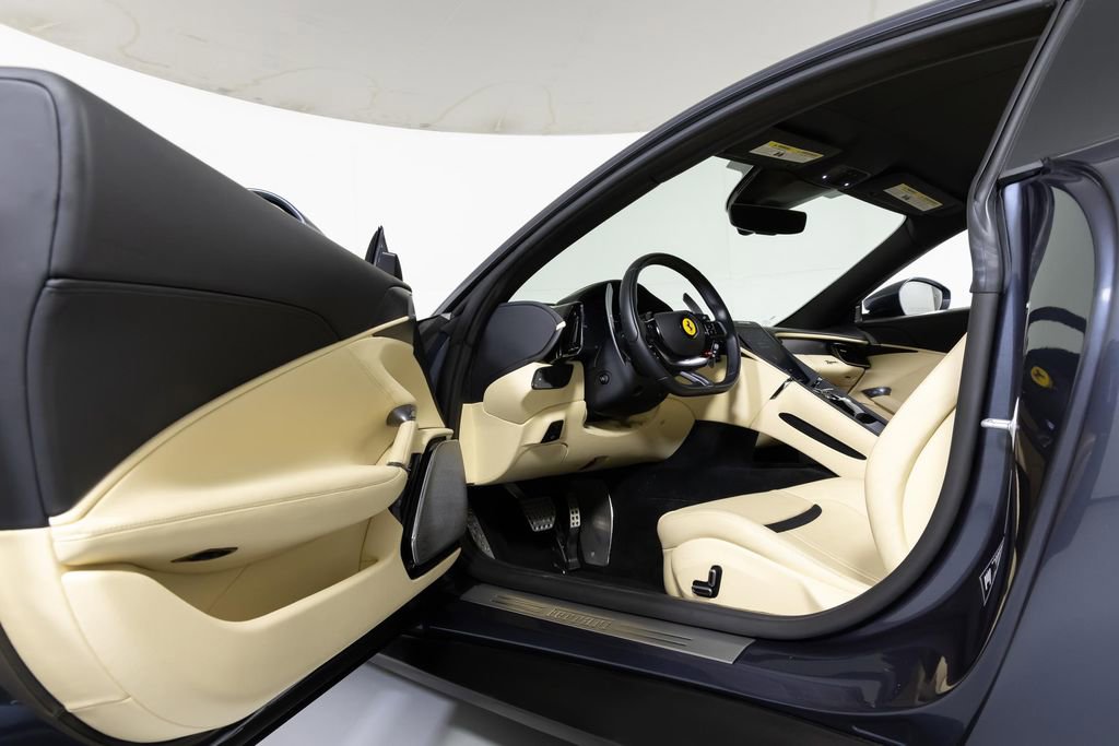 Used 2021 Ferrari Roma RWD image 22