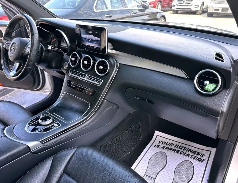Used 2019 Mercedes-Benz GLC 300 w/ Parking Assistance Package image 48