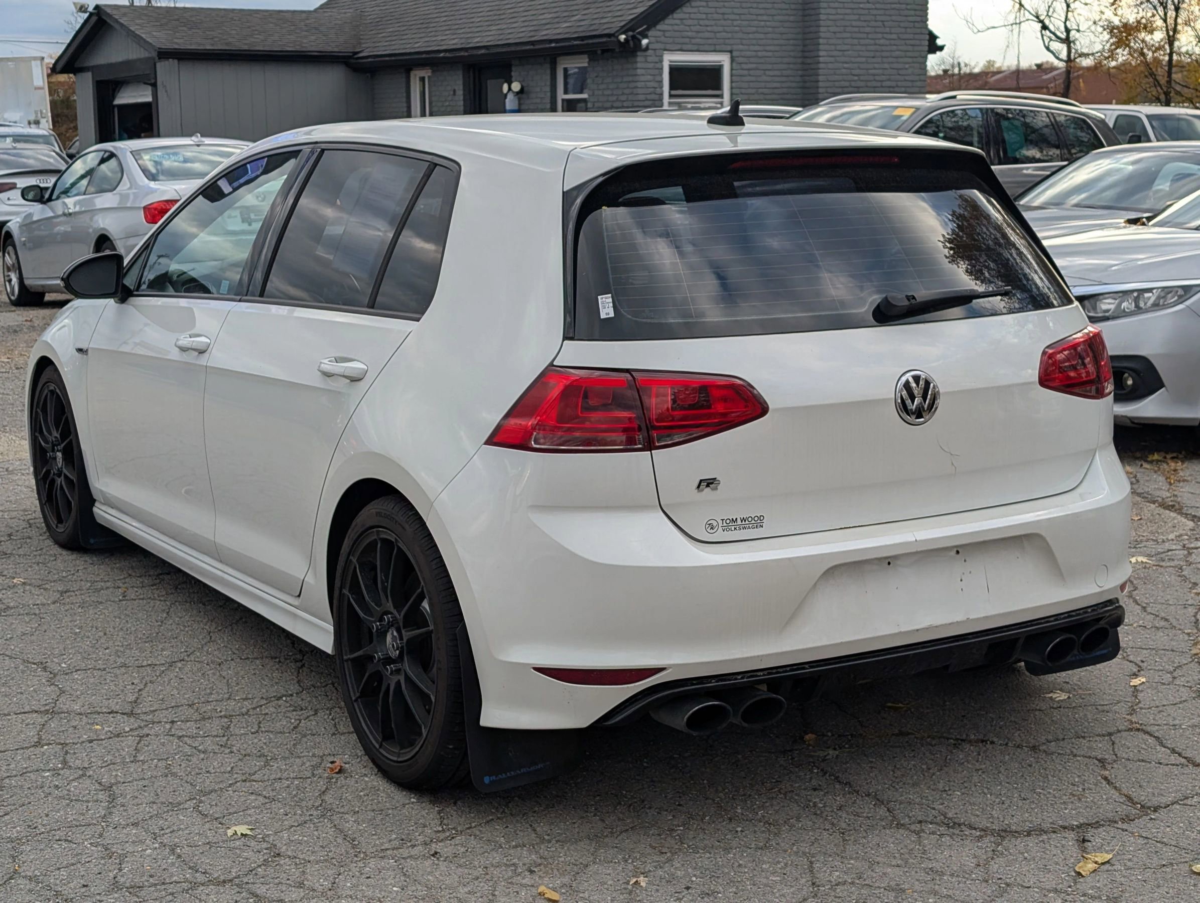 Used 2016 Volkswagen Golf 4-Door image 4