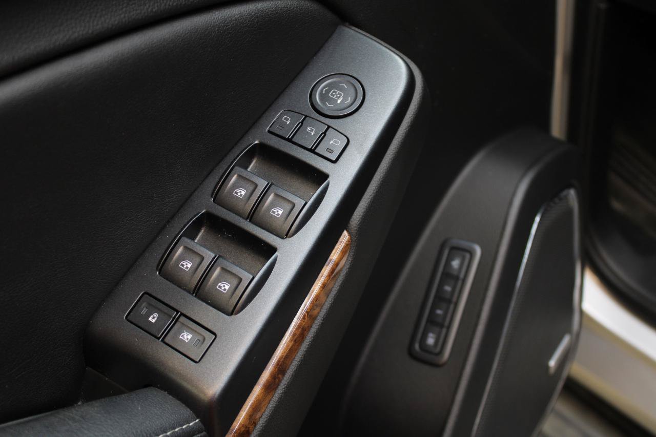 Used 2015 Chevrolet Tahoe LTZ AWD/4WD image 25