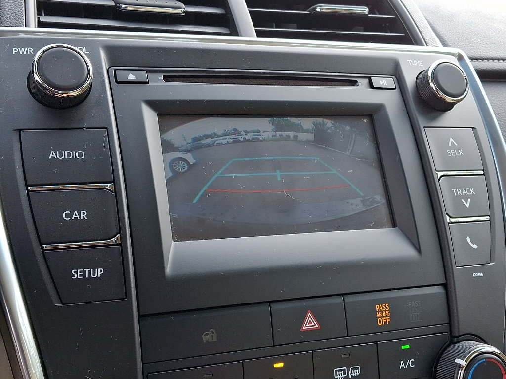 Used 2015 Toyota Camry LE FWD image 19