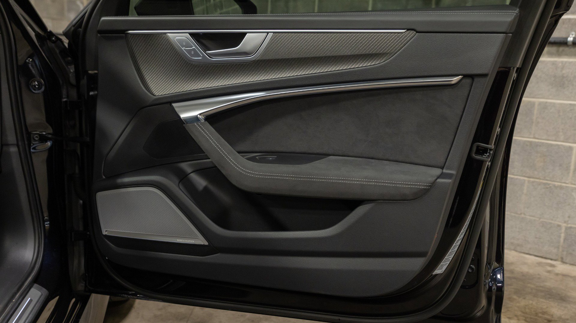 Used 2024 Audi RS 6 performance image 42