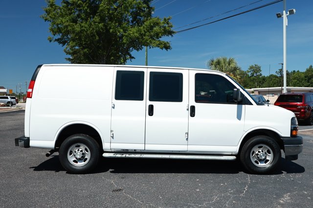 Used 2021 Chevrolet Express 2500 w/ Driver Convenience Package RWD image 4
