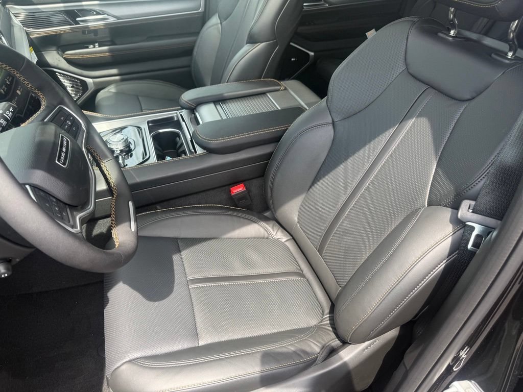 New 2026 Jeep Grand Wagoneer 4WD image 16