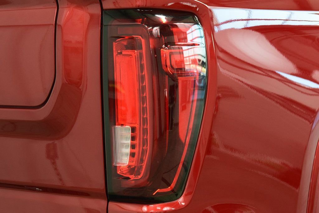 Used 2024 GMC Sierra 1500 Denali w/ Technology Package AWD/4WD image 16