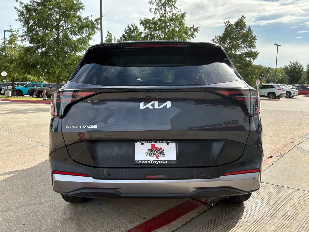 Used 2026 Kia Sportage LX FWD image 7