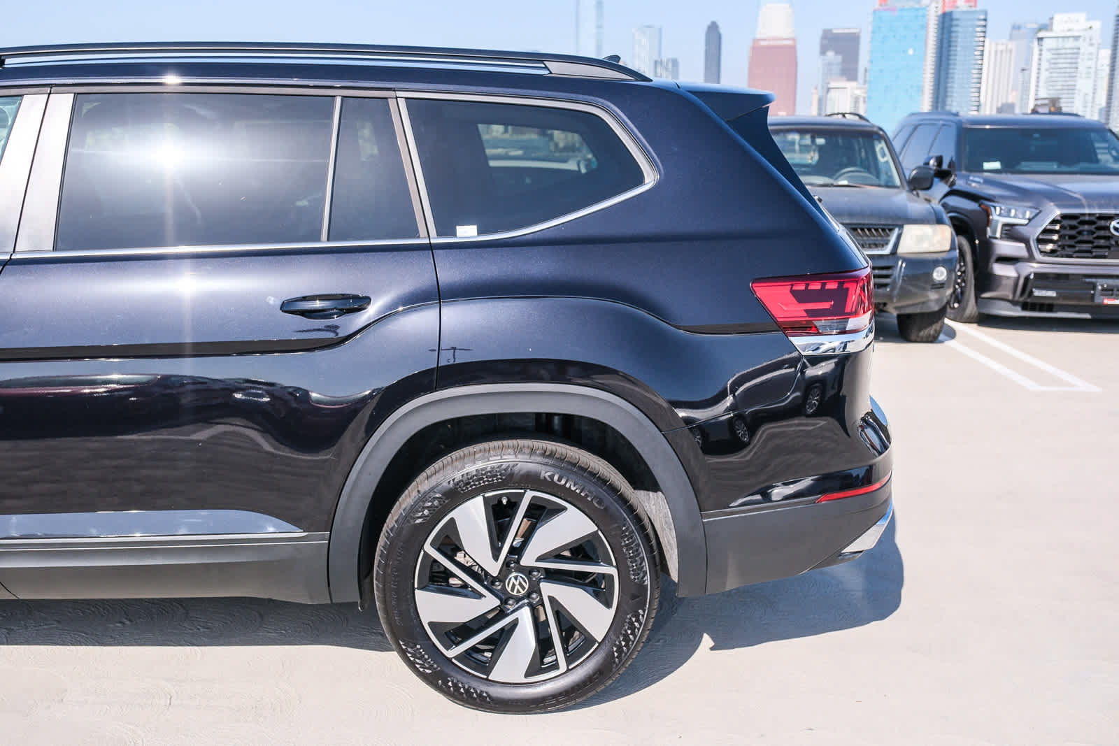 Used 2026 Volkswagen Atlas SE AWD/4WD image 8