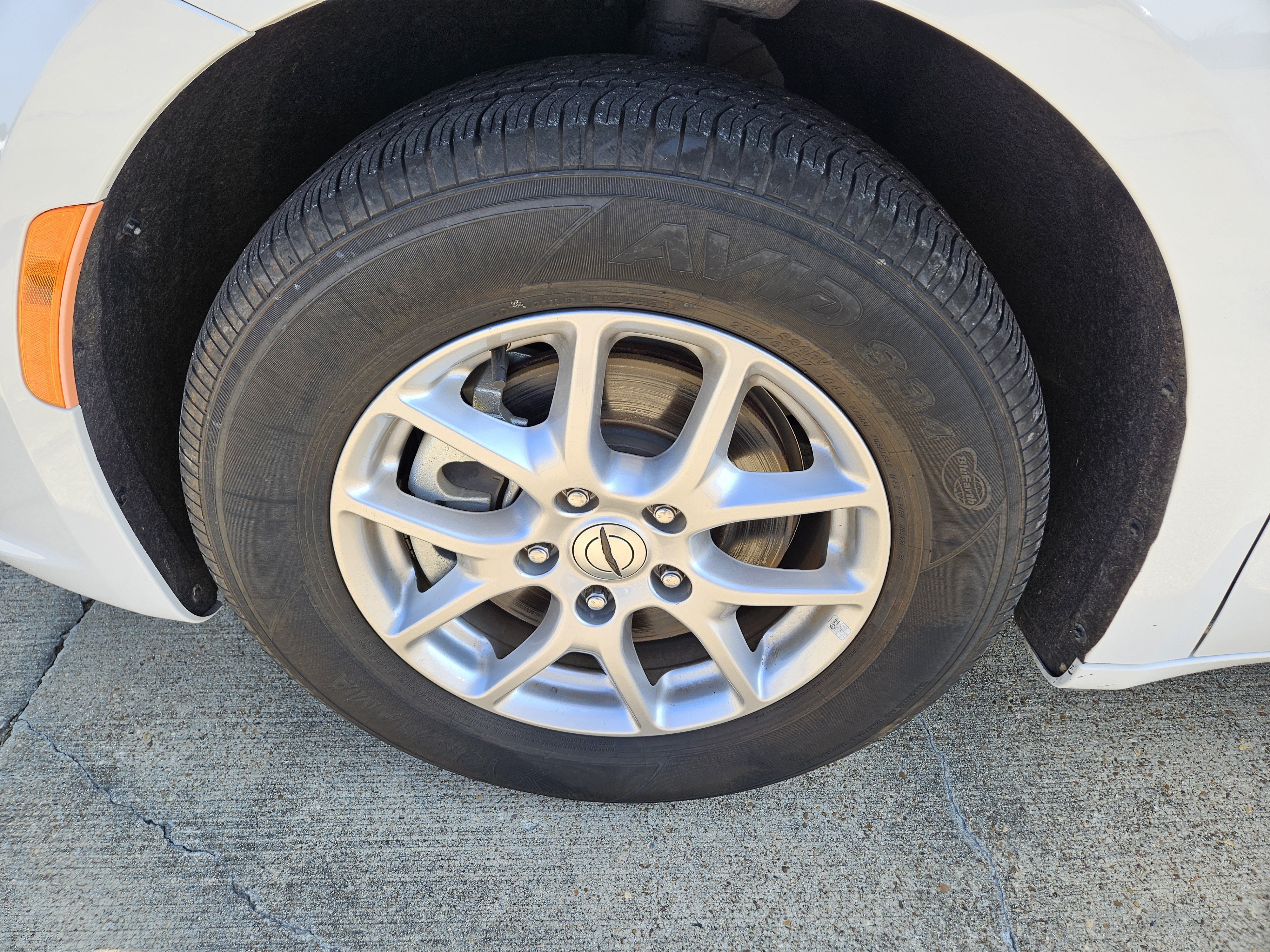 Used 2024 Chrysler Pacifica Touring-L FWD image 10