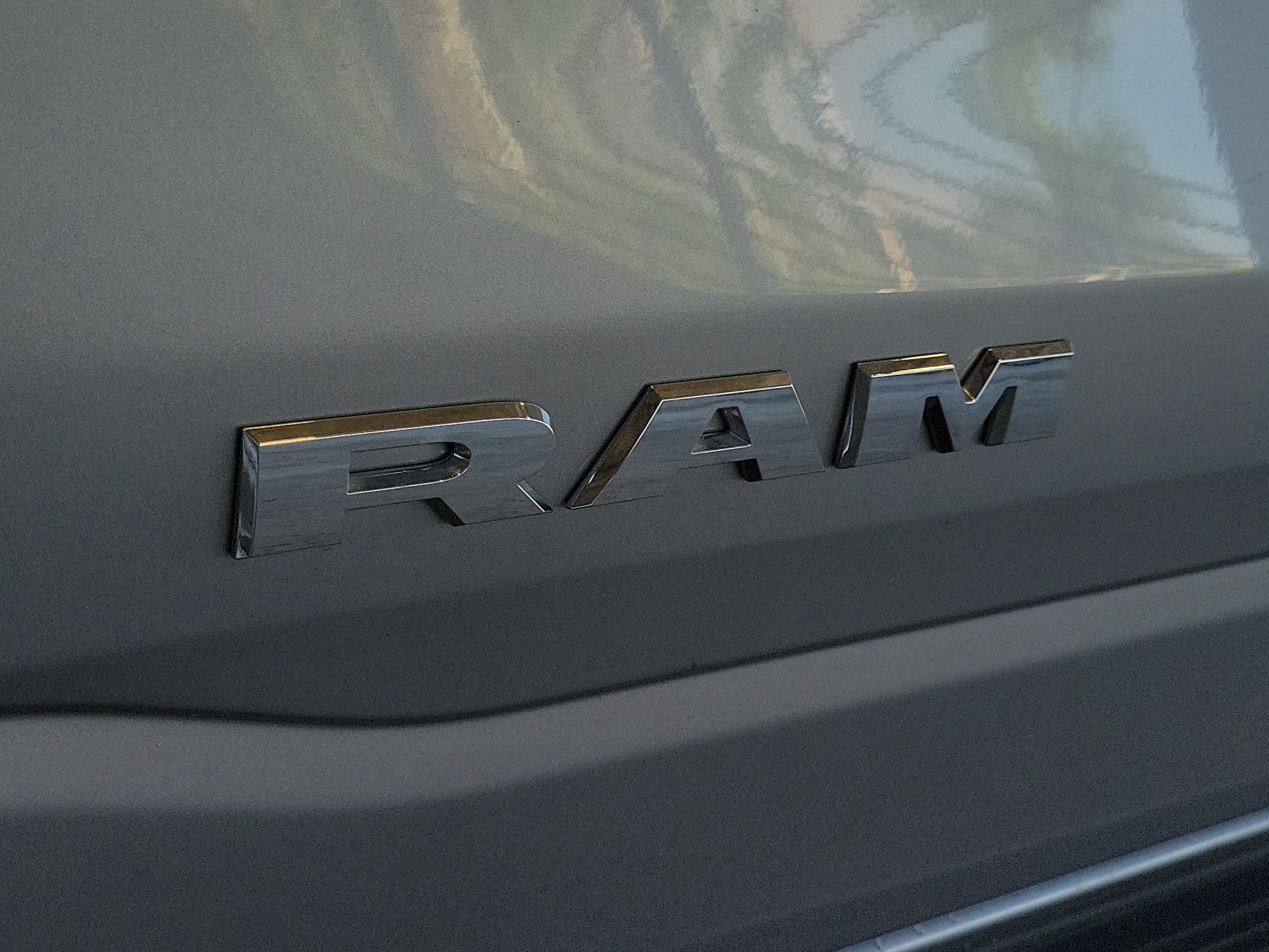 Used 2025 RAM 1500 Laramie w/ Sport Appearance Package AWD/4WD image 6