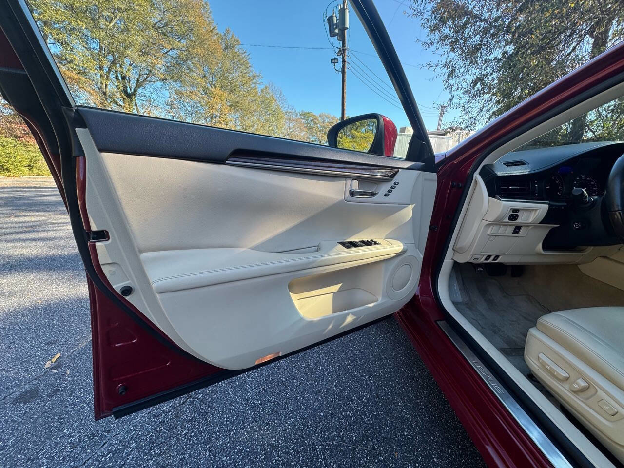 Used 2013 Lexus ES 350 w/ Premium Pkg image 9