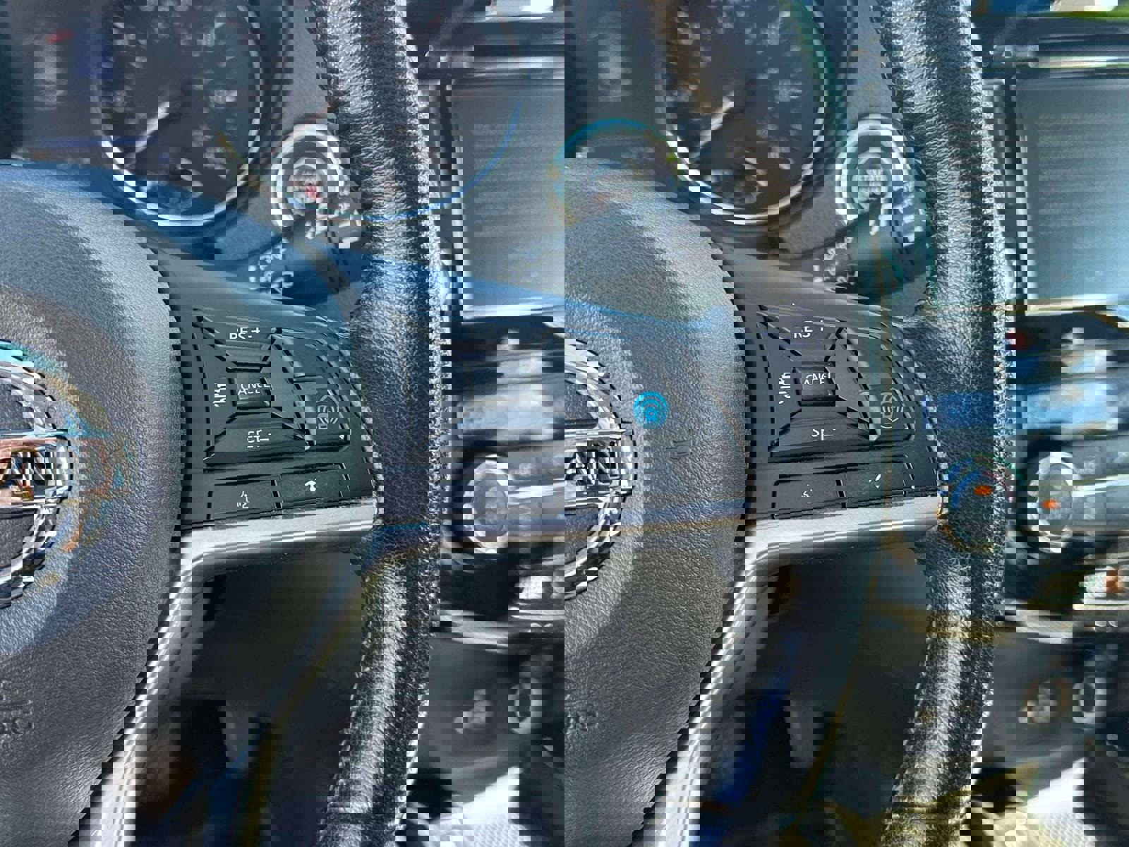 Used 2022 Nissan Rogue Sport SL w/ Premium Package image 24