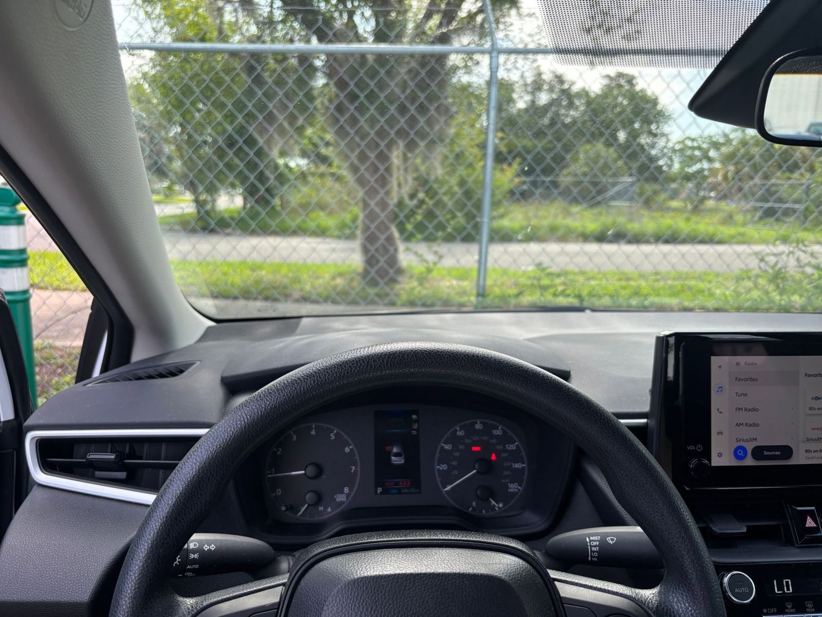 Used 2025 Toyota Corolla LE FWD image 33