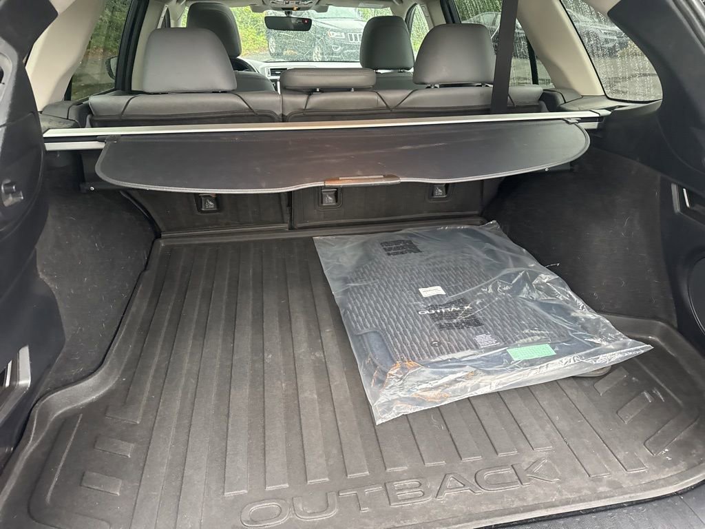 Used 2018 Subaru Outback 3.6R Limited image 14