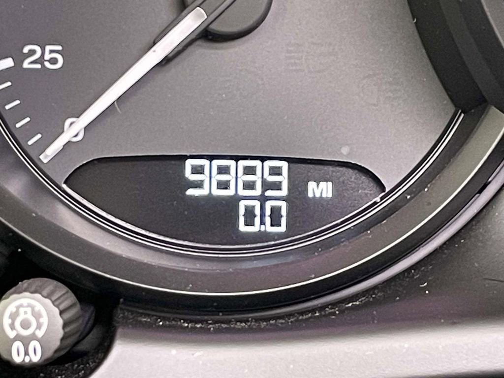 Certified 2025 Porsche Macan image 46