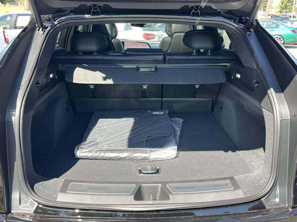 New 2026 Cadillac Lyriq V image 30