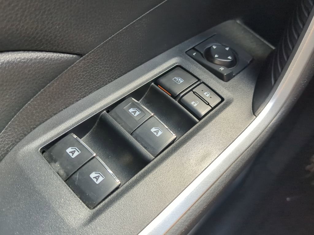 Used 2021 Toyota RAV4 XLE w/ Convenience Package image 29