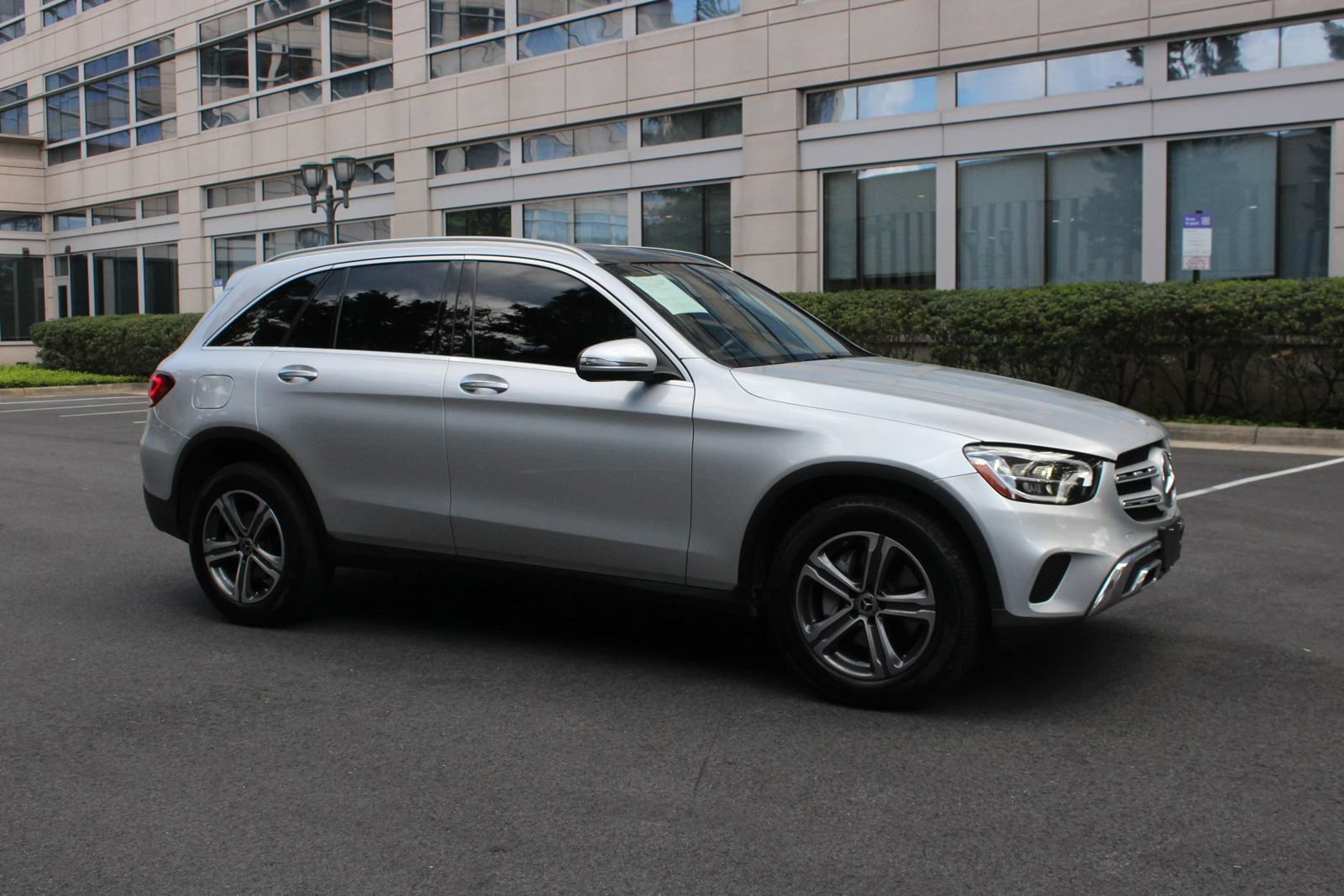 Used 2020 Mercedes-Benz GLC 300 4MATIC w/ Multimedia Package image 2