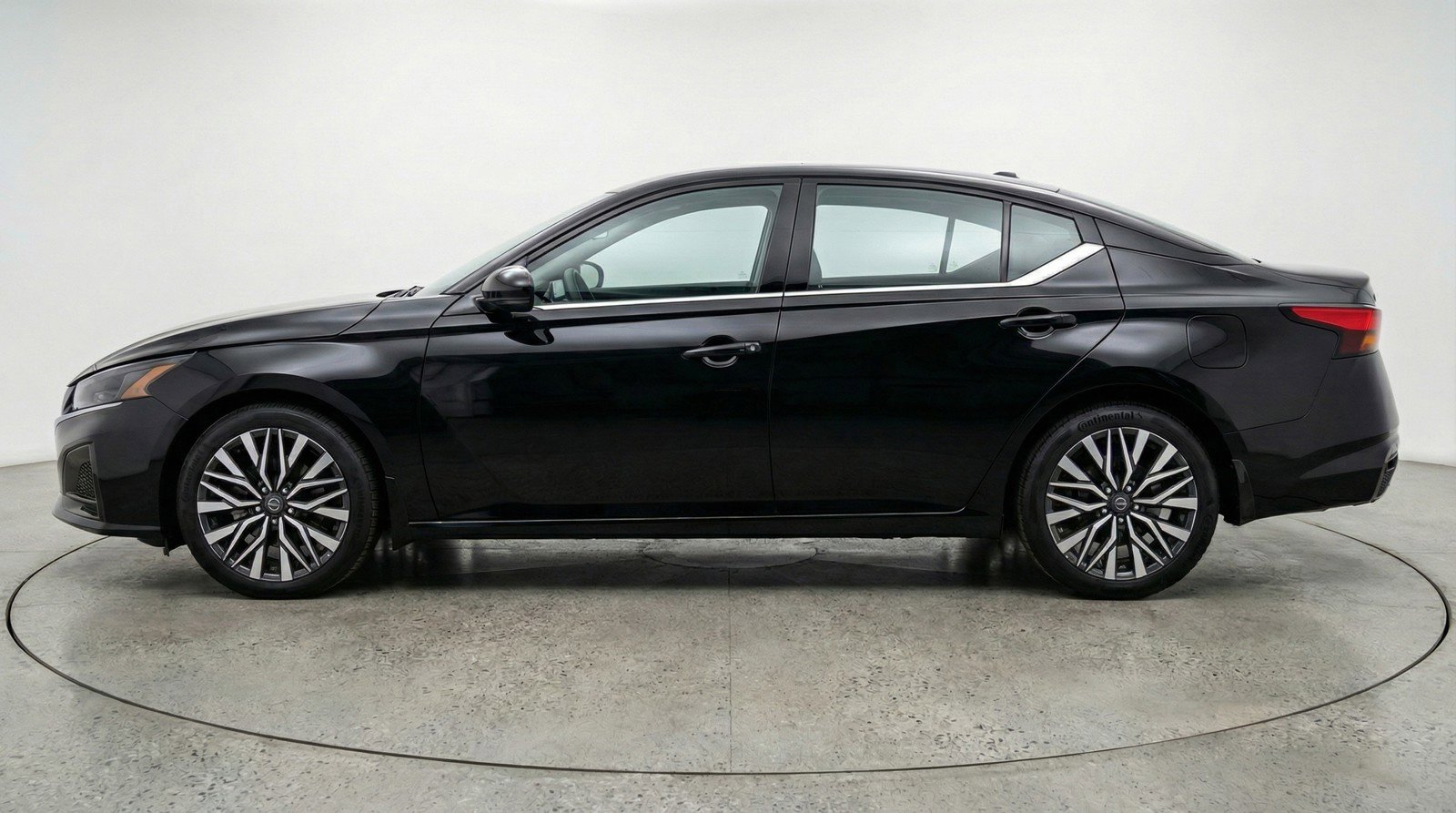 Used 2025 Nissan Altima 2.5 SV image 5
