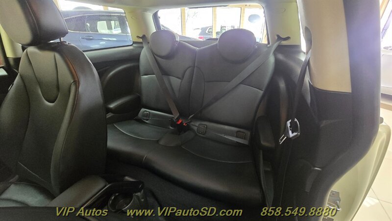 Used 2011 MINI Cooper Hardtop FWD image 13