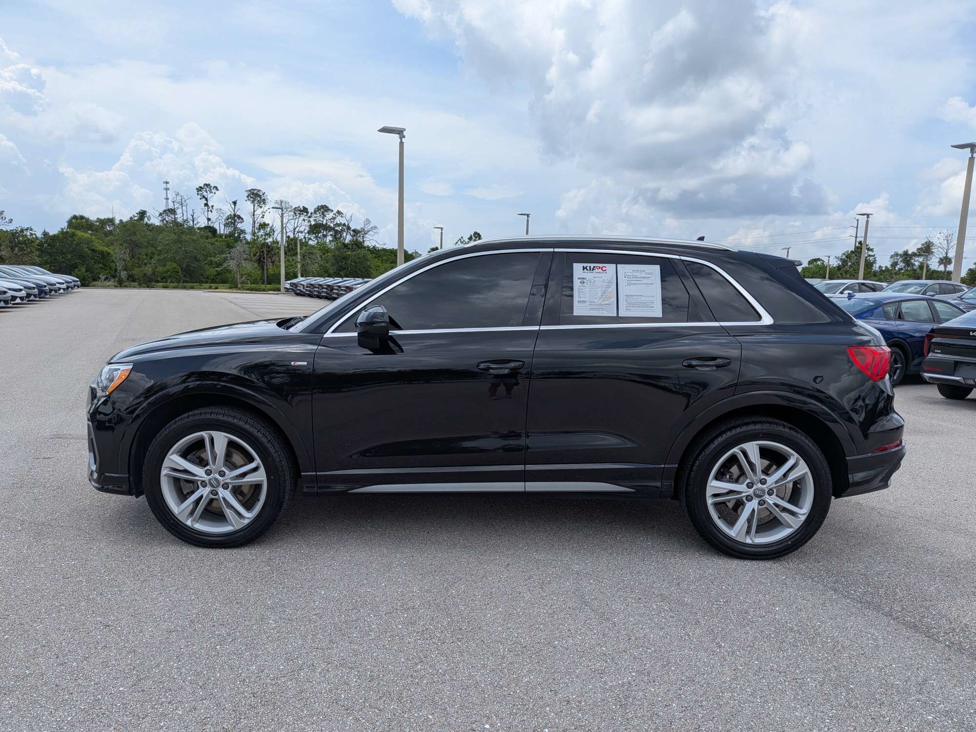 Used 2020 Audi Q3 2.0T Premium w/ Convenience Package AWD/4WD image 8