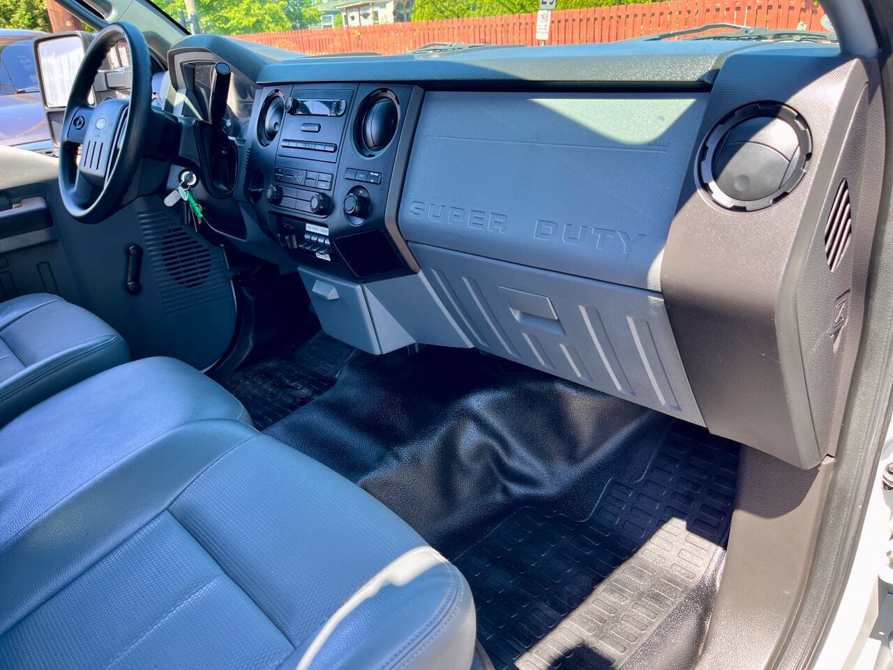 Used 2014 Ford F550 2WD Regular Cab Super Duty image 24