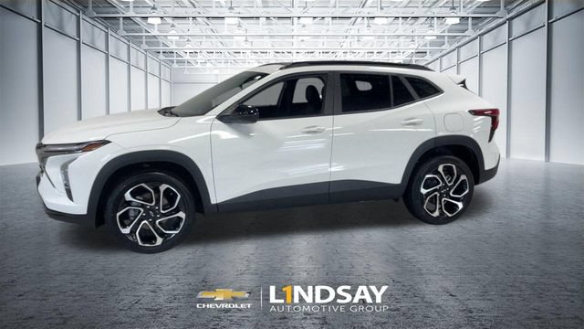 Used 2025 Chevrolet Trax RS w/ Sunroof Package FWD image 6