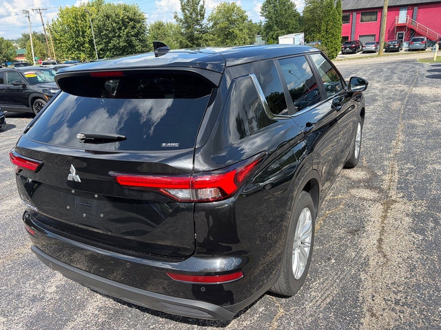 Used 2023 Mitsubishi Outlander ES AWD/4WD image 6