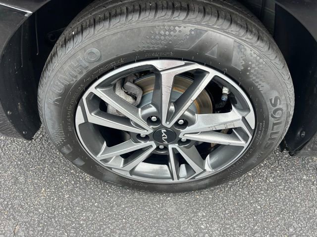 Used 2022 Kia Forte LXS image 27